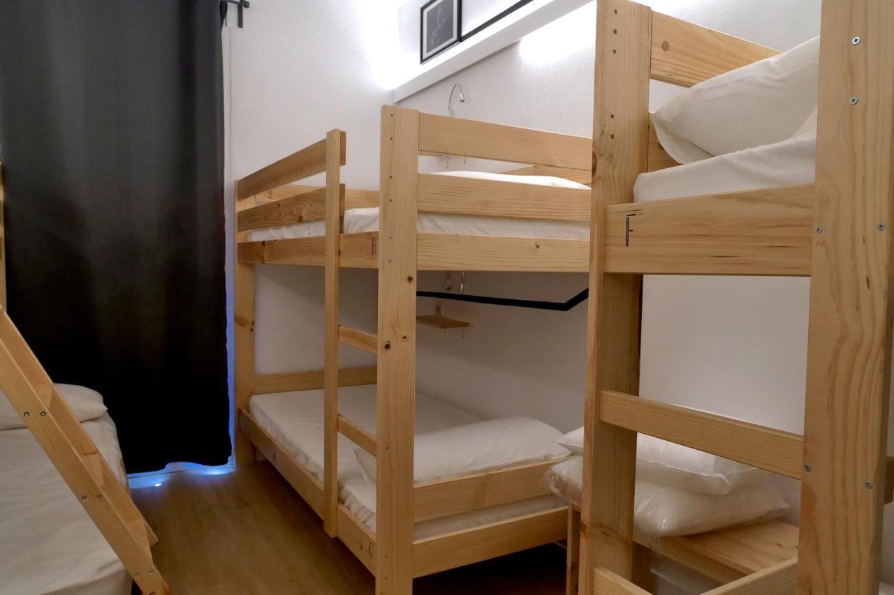 Guitar Hostel บิลเบา ภายนอก รูปภาพ