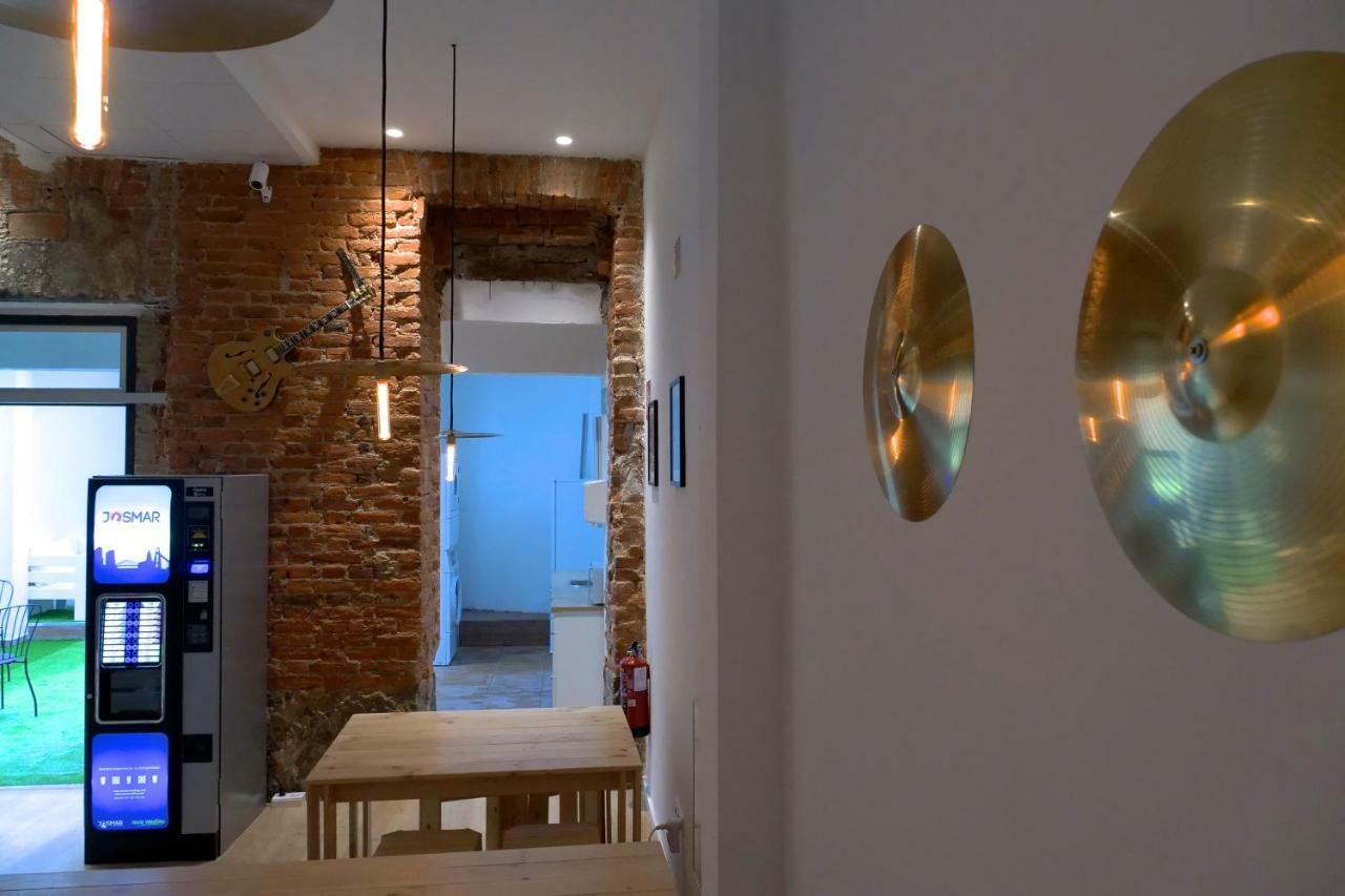 Guitar Hostel บิลเบา ภายนอก รูปภาพ