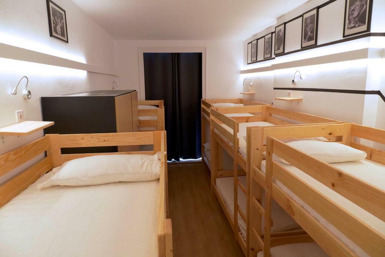 Guitar Hostel บิลเบา ภายนอก รูปภาพ